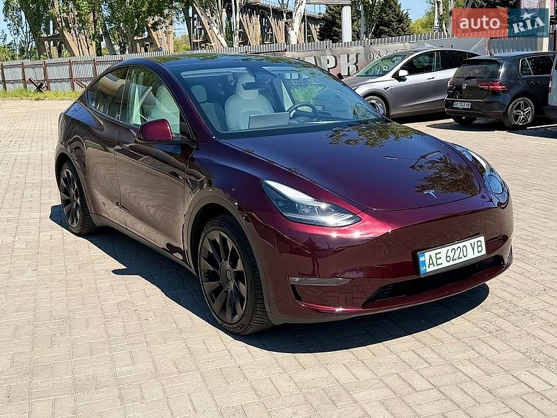 Позашляховик / Кросовер Tesla Model Y 2023 в Дніпрі