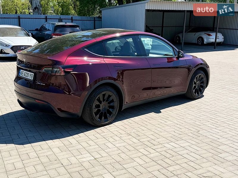 Позашляховик / Кросовер Tesla Model Y 2023 в Дніпрі