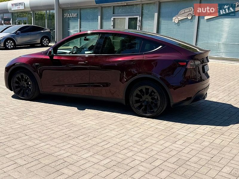 Позашляховик / Кросовер Tesla Model Y 2023 в Дніпрі