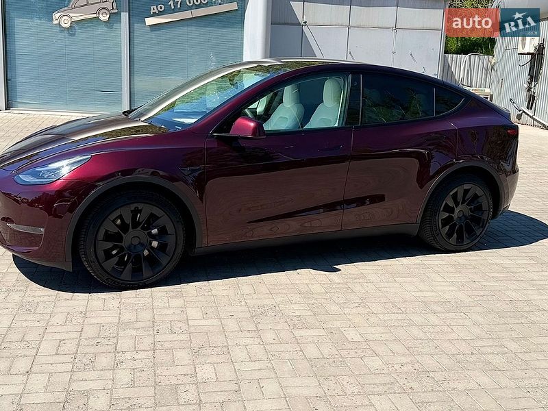Позашляховик / Кросовер Tesla Model Y 2023 в Дніпрі