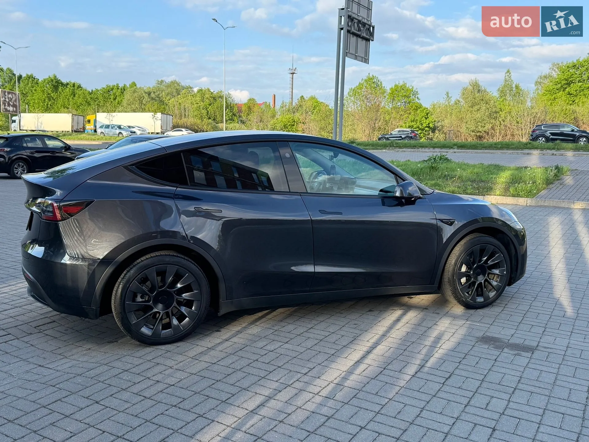 2024 Tesla Model Y - мініатюра 5