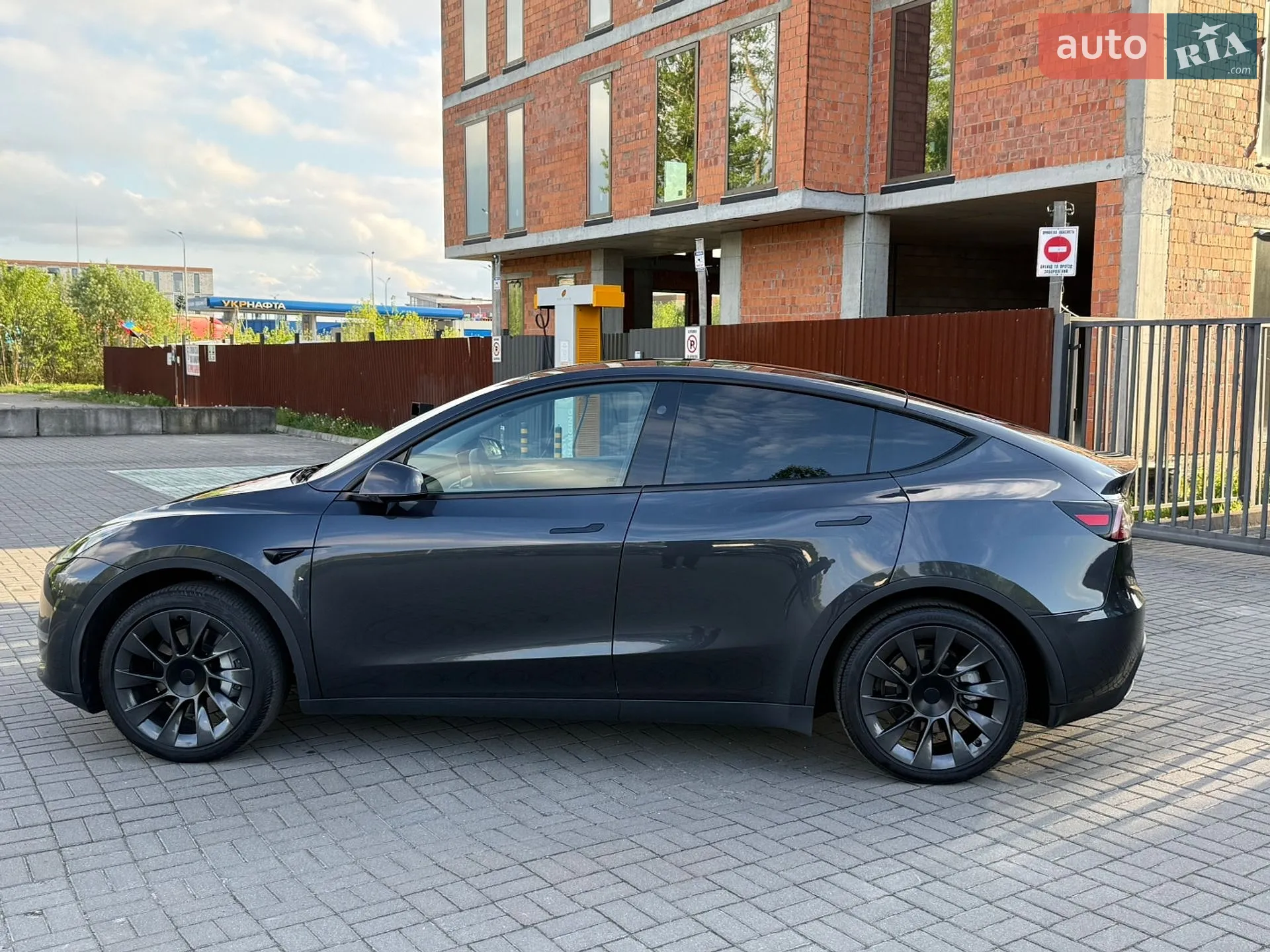 2024 Tesla Model Y - мініатюра 11