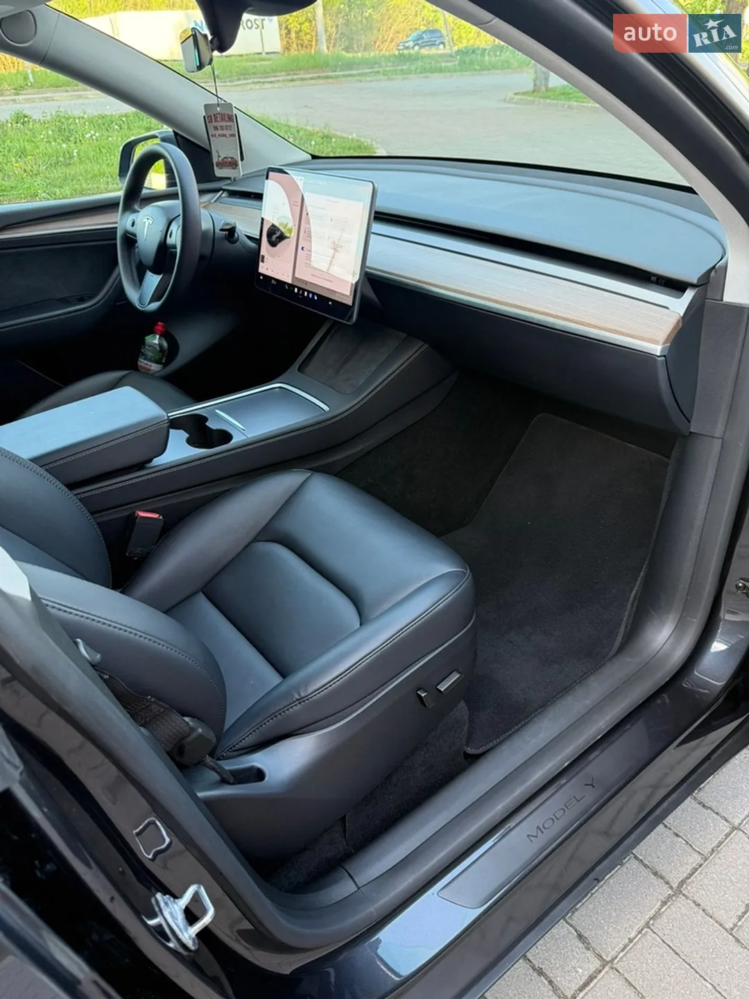2024 Tesla Model Y - мініатюра 31