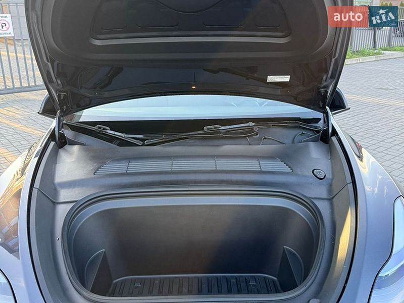 Позашляховик / Кросовер Tesla Model Y 2024 в Львові фото 39 Позашляховик / Кросовер Tesla Model Y 2024 в Львові
