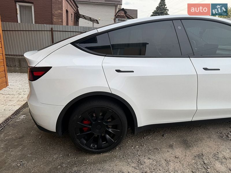 Позашляховик / Кросовер Tesla Model Y 2023 в Лісниках