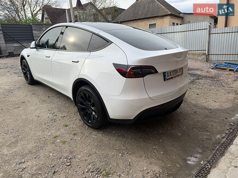 Позашляховик / Кросовер Tesla Model Y 2023 в Лісниках