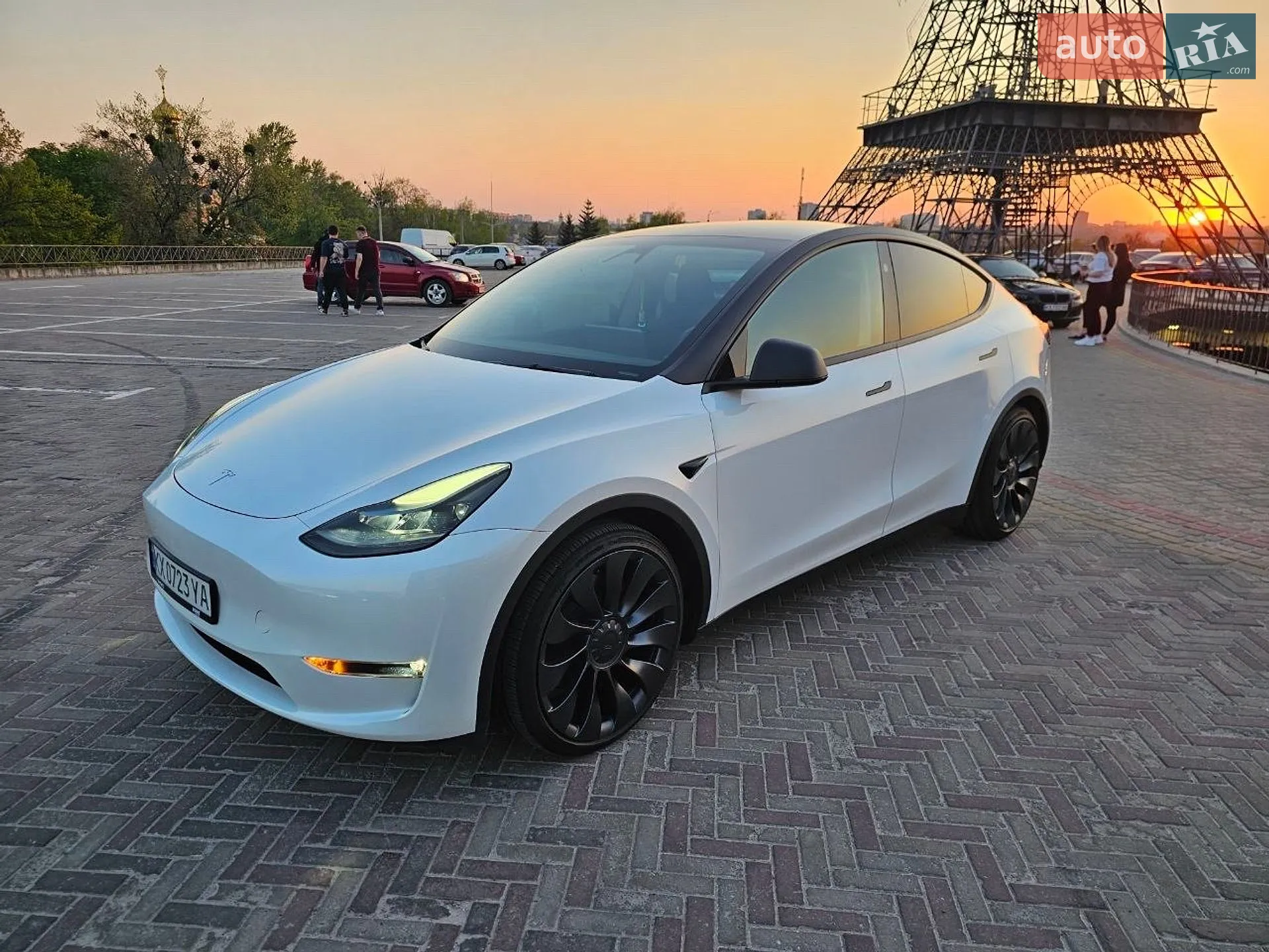 2024 Tesla Model Y - мініатюра 5