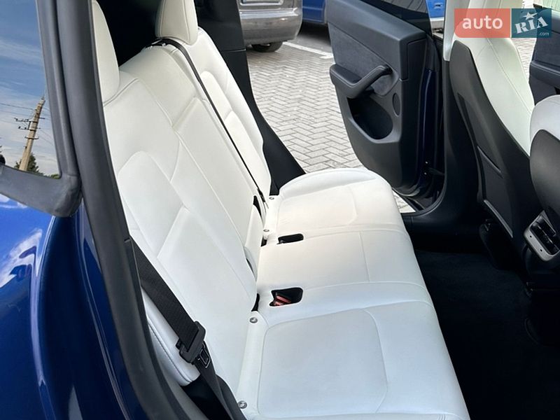 Внедорожник / Кроссовер Tesla Model Y 2022 в Кременчуге