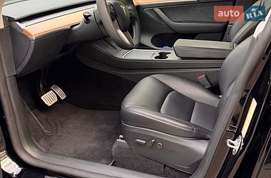 Внедорожник / Кроссовер Tesla Model Y 2024 в Киеве