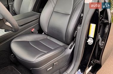 Внедорожник / Кроссовер Tesla Model Y 2024 в Киеве