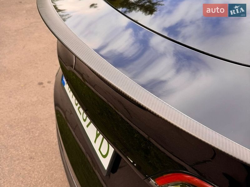 Внедорожник / Кроссовер Tesla Model Y 2024 в Киеве
