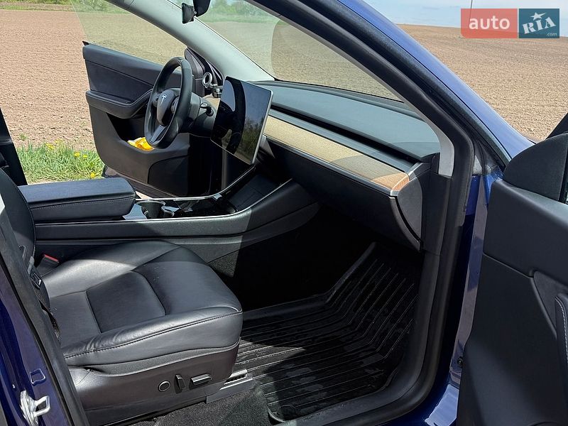Внедорожник / Кроссовер Tesla Model Y 2020 в Фастове