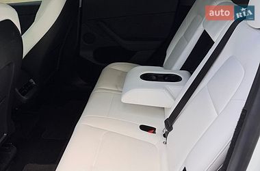 Внедорожник / Кроссовер Tesla Model Y 2025 в Киеве