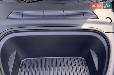 Внедорожник / Кроссовер Tesla Model Y 2025 в Киеве