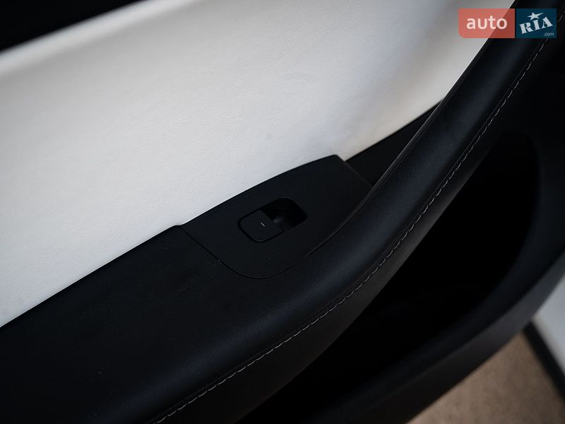 Внедорожник / Кроссовер Tesla Model Y 2020 в Хмельницком