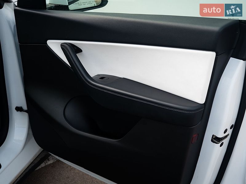 Внедорожник / Кроссовер Tesla Model Y 2020 в Хмельницком