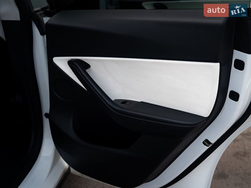 Внедорожник / Кроссовер Tesla Model Y 2020 в Хмельницком