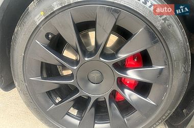 Внедорожник / Кроссовер Tesla Model Y 2022 в Киеве