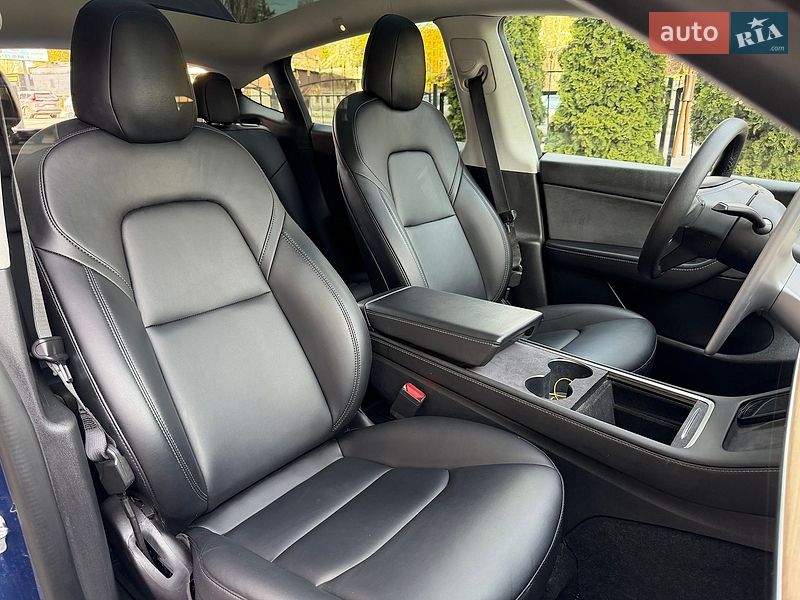 Внедорожник / Кроссовер Tesla Model Y 2022 в Киеве