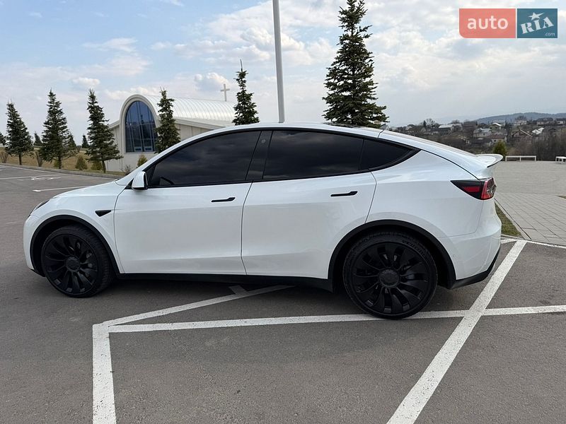 Внедорожник / Кроссовер Tesla Model Y 2021 в Ивано-Франковске