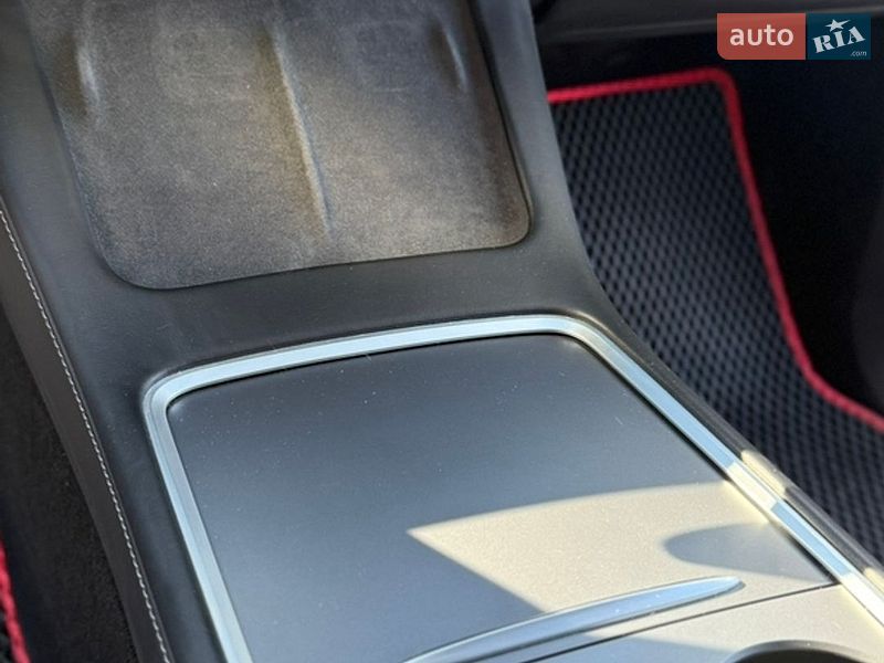 Внедорожник / Кроссовер Tesla Model Y 2021 в Львове