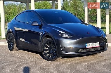 Позашляховик / Кросовер Tesla Model Y 2024 в Рівному