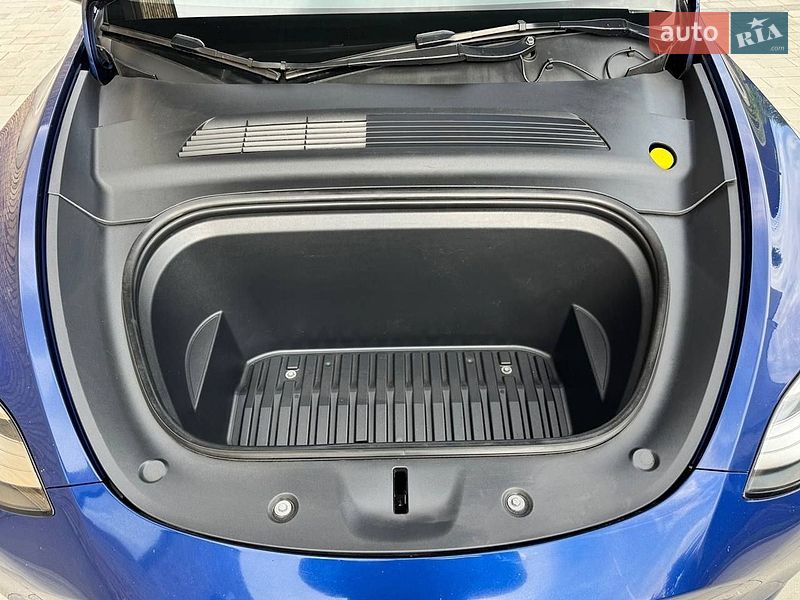 Внедорожник / Кроссовер Tesla Model Y 2021 в Луцке