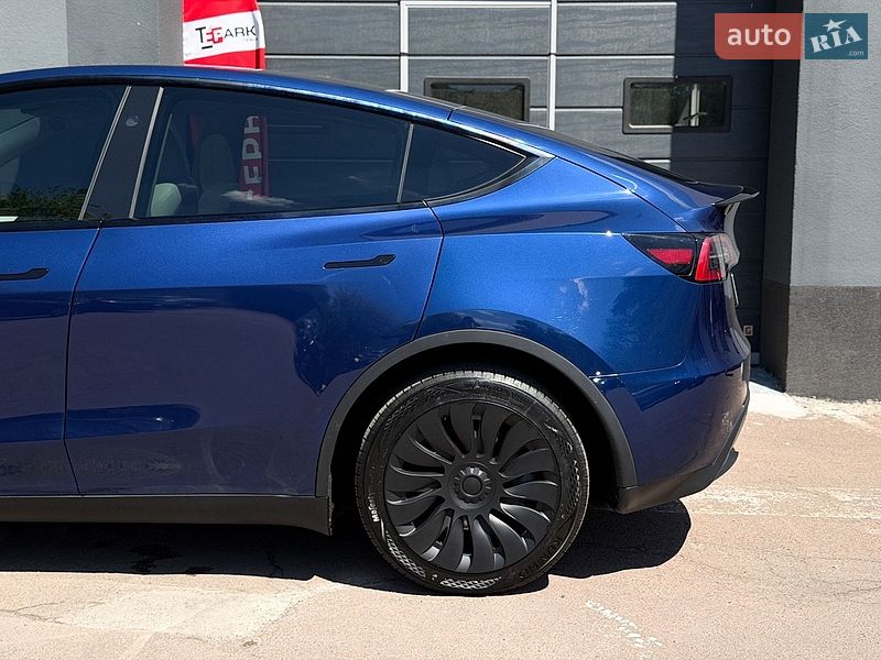 Позашляховик / Кросовер Tesla Model Y 2024 в Києві фото 7 Позашляховик / Кросовер Tesla Model Y 2024 в Києві