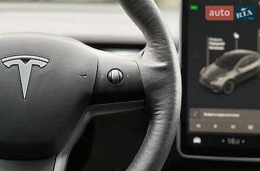 Внедорожник / Кроссовер Tesla Model Y 2021 в Львове