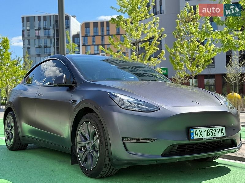 Внедорожник / Кроссовер Tesla Model Y 2023 в Киеве