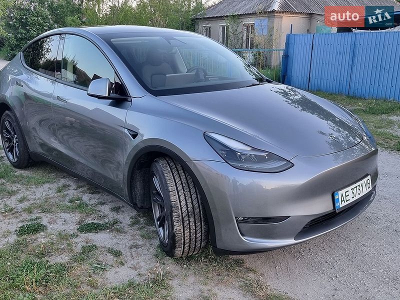 Позашляховик / Кросовер Tesla Model Y 2025 в Дніпрі