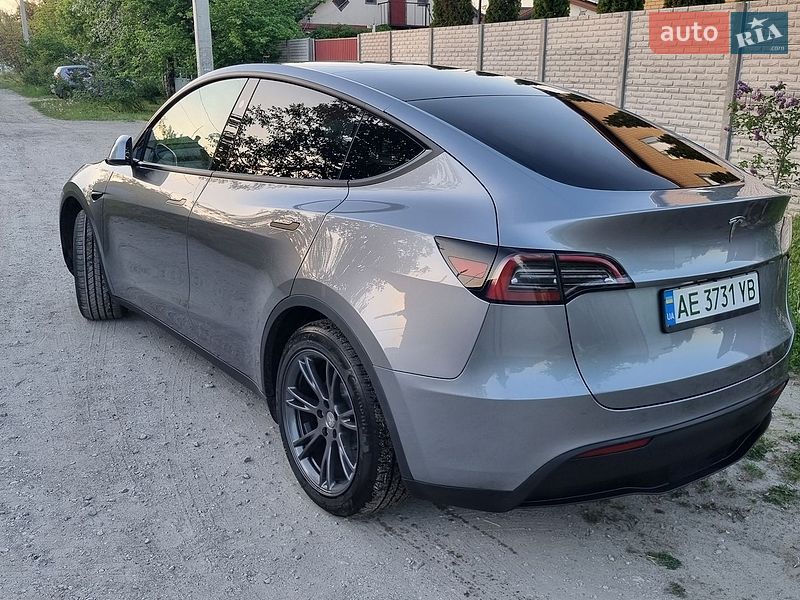 Позашляховик / Кросовер Tesla Model Y 2025 в Дніпрі