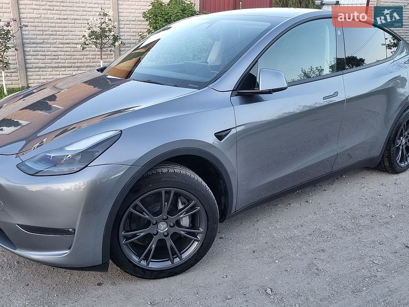 Позашляховик / Кросовер Tesla Model Y 2025 в Дніпрі