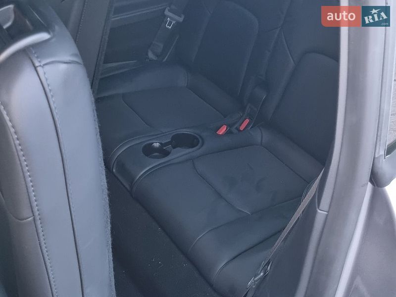 Позашляховик / Кросовер Tesla Model Y 2025 в Дніпрі