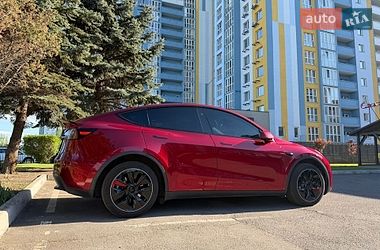 Позашляховик / Кросовер Tesla Model Y 2024 в Києві