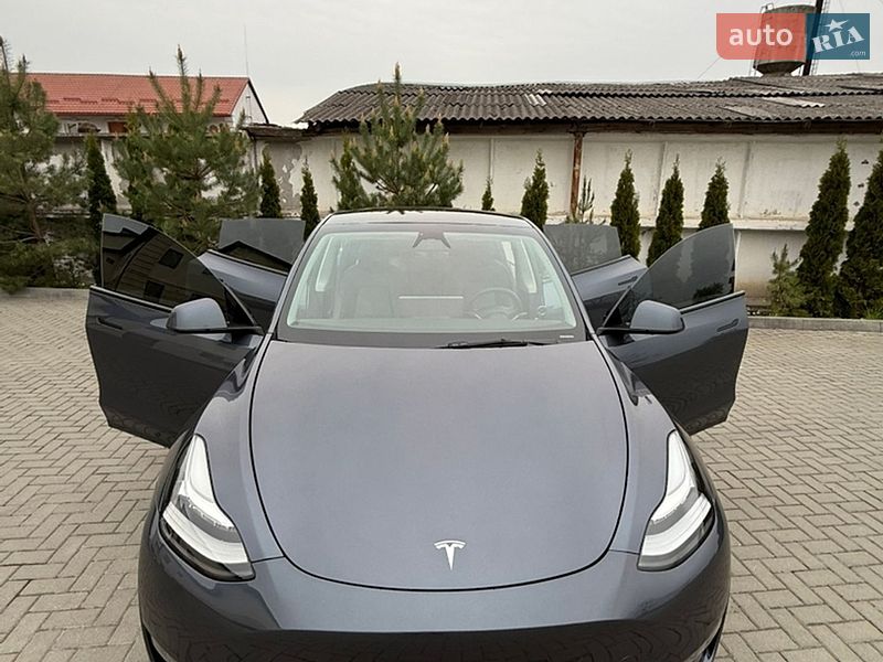 Позашляховик / Кросовер Tesla Model Y 2023 в Львові