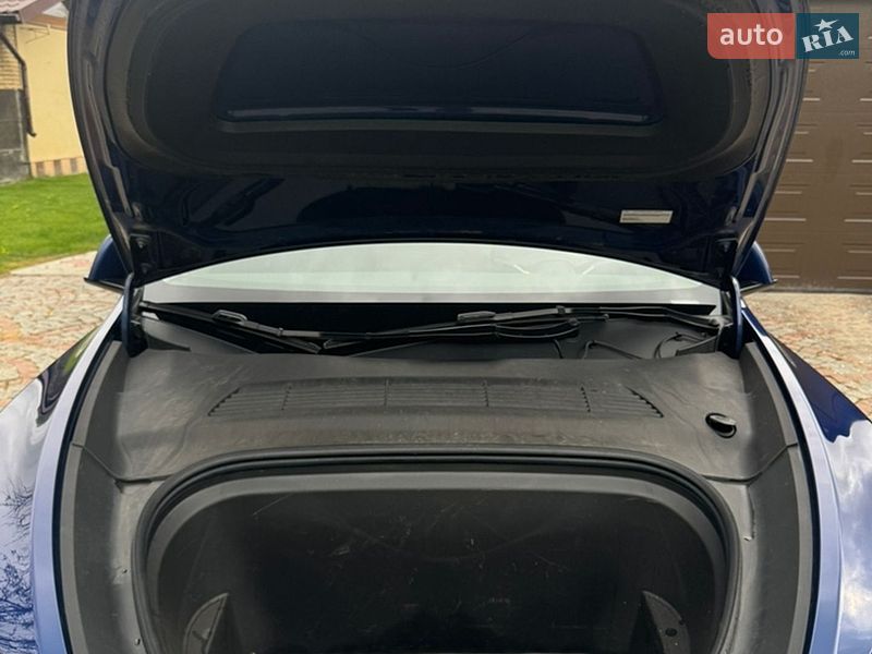 Внедорожник / Кроссовер Tesla Model Y 2024 в Харькове