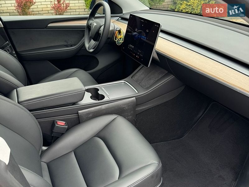 Внедорожник / Кроссовер Tesla Model Y 2024 в Харькове