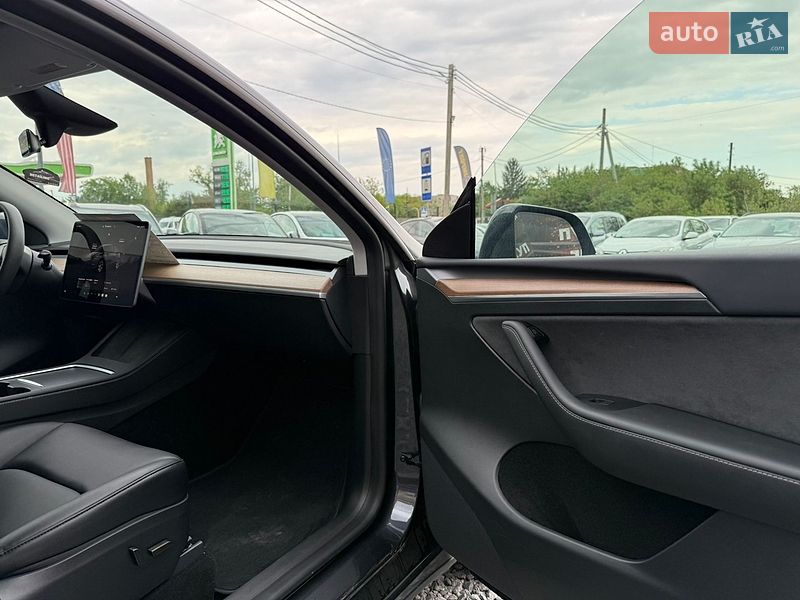 Позашляховик / Кросовер Tesla Model Y 2024 в Стрию