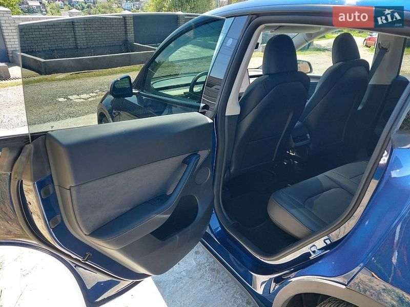 Позашляховик / Кросовер Tesla Model Y 2024 в Дніпрі
