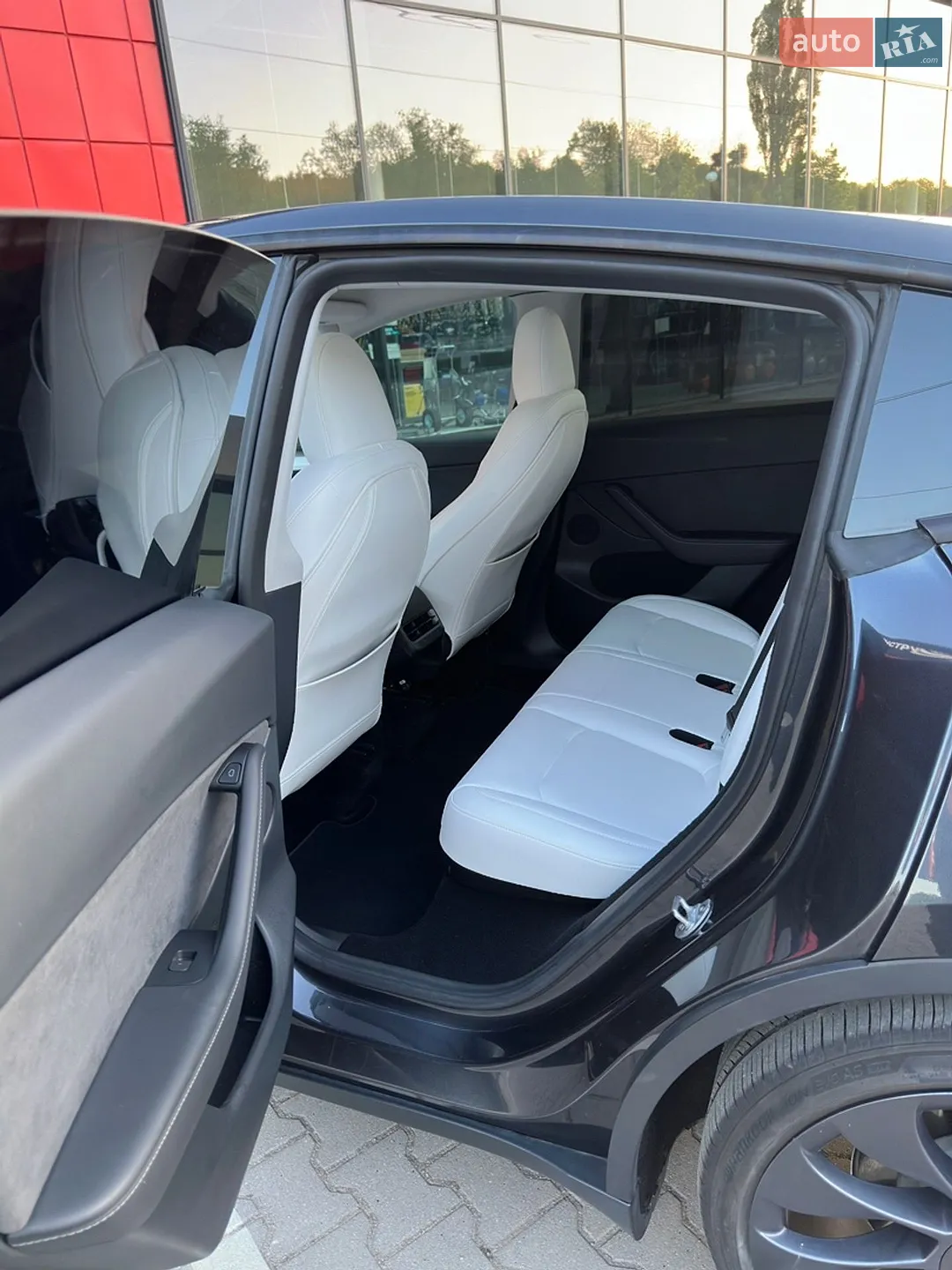 2024 Tesla Model Y - мініатюра 10