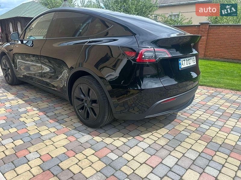 Внедорожник / Кроссовер Tesla Model Y 2024 в Ивано-Франковске
