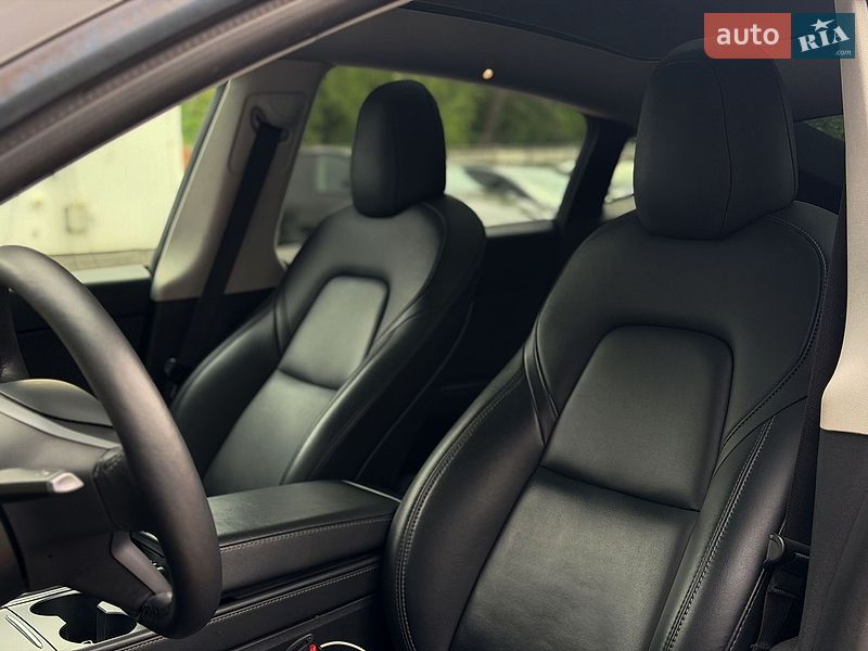 Внедорожник / Кроссовер Tesla Model Y 2021 в Киеве