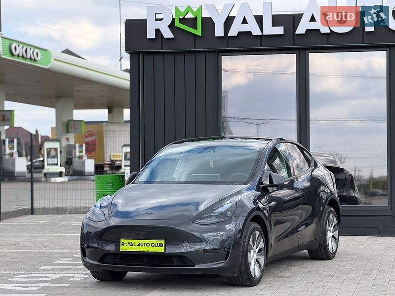 Tesla Model Y 2024