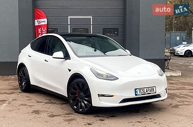 Позашляховик / Кросовер Tesla Model Y 2023 в Києві