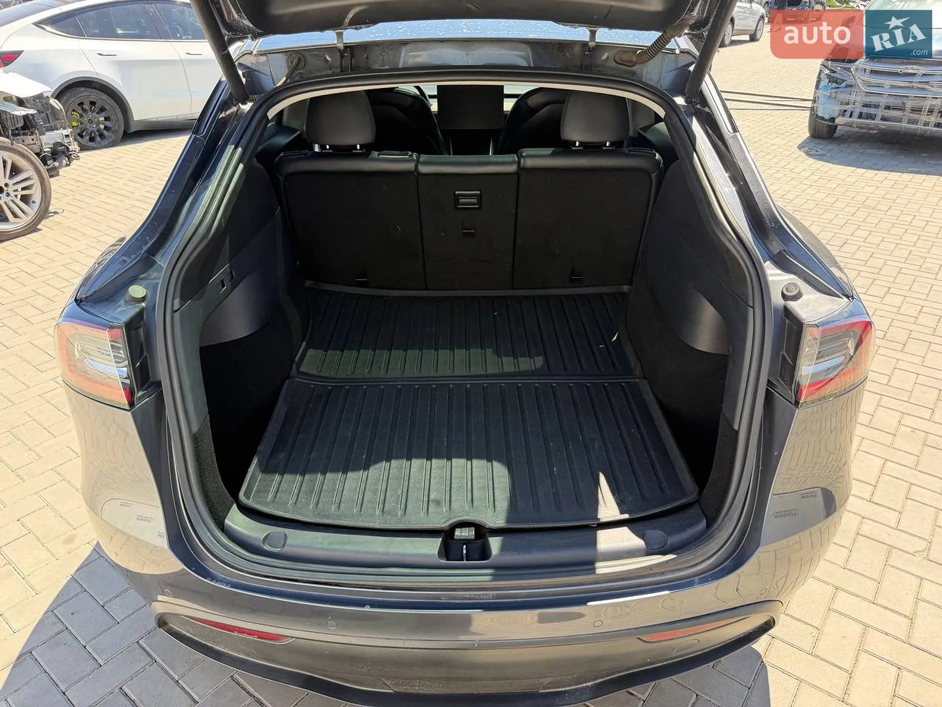 2020 Tesla Model Y - мініатюра 8