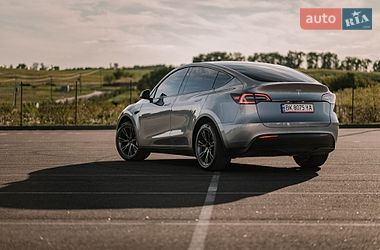 Позашляховик / Кросовер Tesla Model Y 2024 в Києві фото 7 Позашляховик / Кросовер Tesla Model Y 2024 в Києві