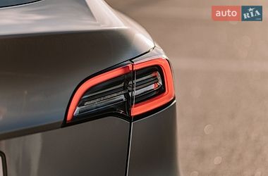 Позашляховик / Кросовер Tesla Model Y 2024 в Києві фото 10 Позашляховик / Кросовер Tesla Model Y 2024 в Києві