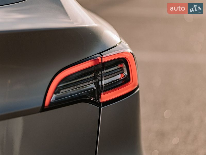 Позашляховик / Кросовер Tesla Model Y 2024 в Києві фото 10 Позашляховик / Кросовер Tesla Model Y 2024 в Києві