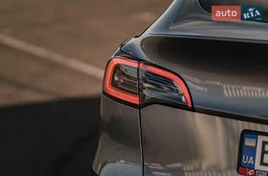 Позашляховик / Кросовер Tesla Model Y 2024 в Києві фото 12 Позашляховик / Кросовер Tesla Model Y 2024 в Києві